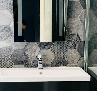 White sink with mirror